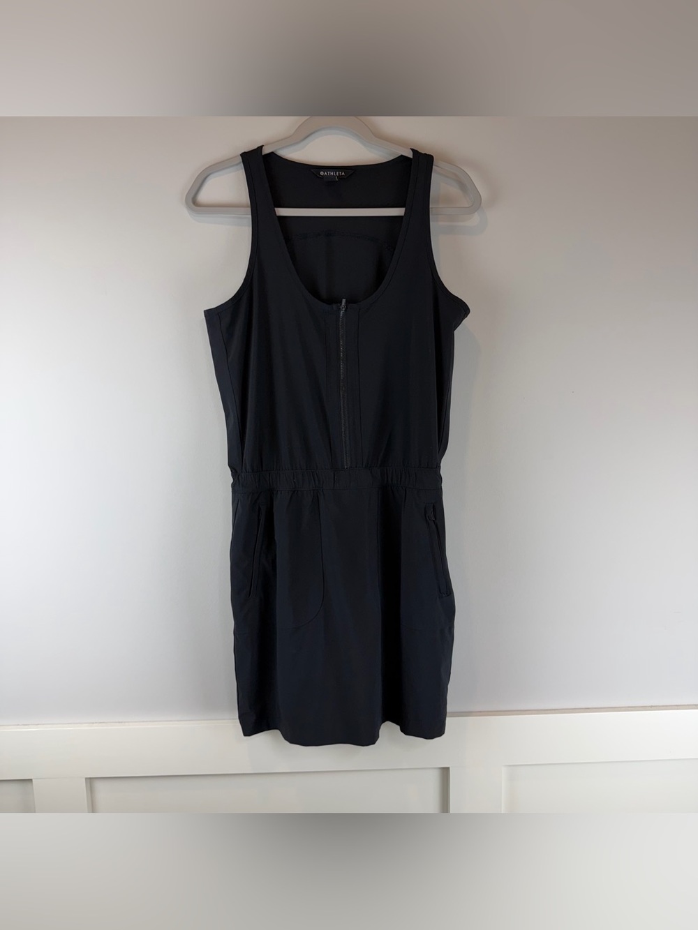 Athleta Black Expedition Sleeveless Athletic Athleisure Casual Dress Size 6